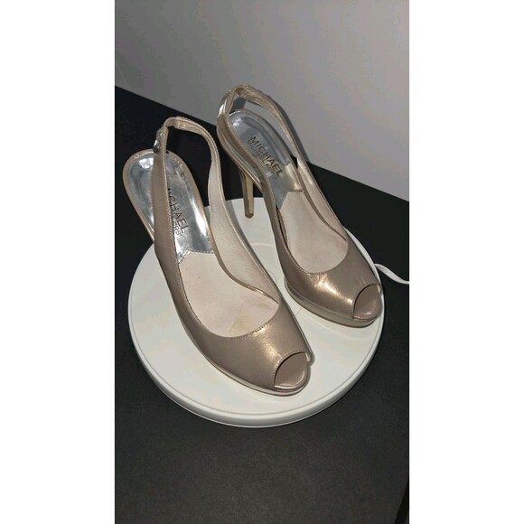 Michael Kors Women's Beige Patent Leather Slingback Peep Toe Heel Used size 6M - Picture 2 of 8